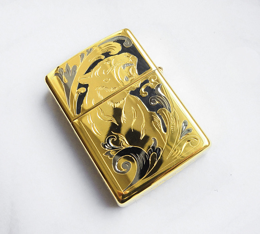 Сувенирная зажигалка Zippo "Хищник" купить с доставкой Сувенирная зажигалка Zippo "Хищник"